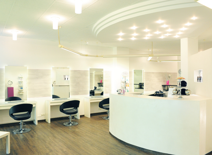 Capillus Friseur Nürnberg — Styling-Stationen